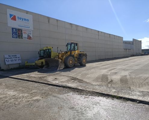 Limpieza, extendido y compactación en Teymo